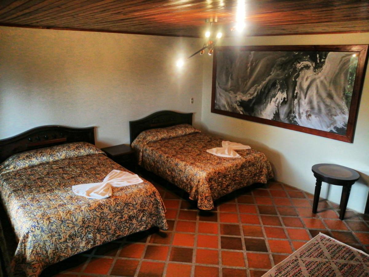 Arenal Backpackers Resort La Fortuna ภายนอก รูปภาพ