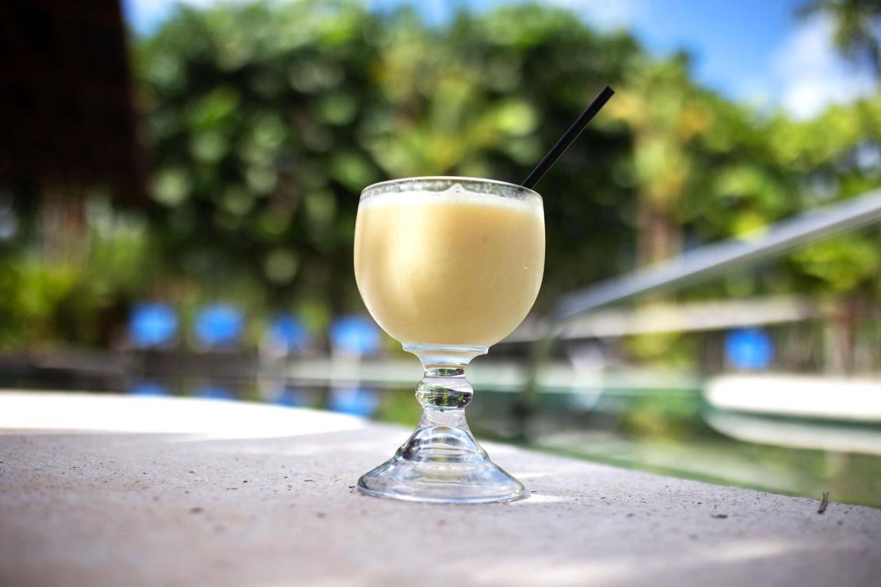 Arenal Backpackers Resort La Fortuna ภายนอก รูปภาพ Piña colada