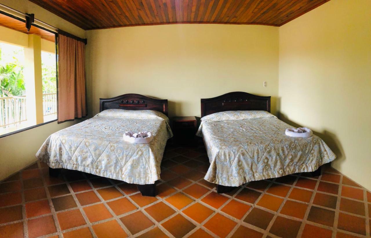 Arenal Backpackers Resort La Fortuna ภายนอก รูปภาพ